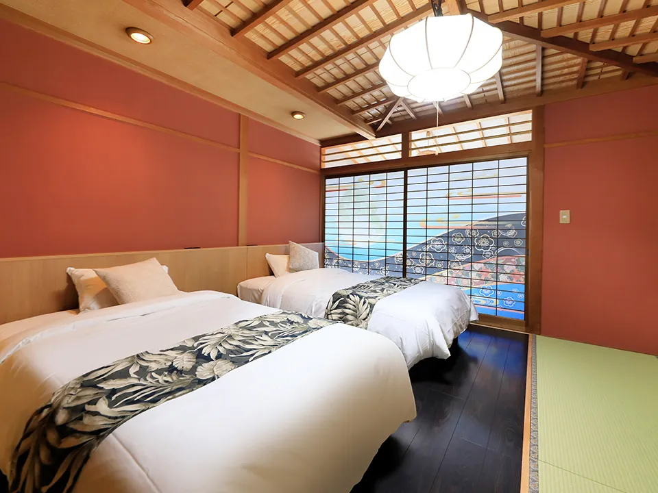 IMAGE:【1F】 Japanese-Style Room 10 Tatami Mats + Spacious Veranda