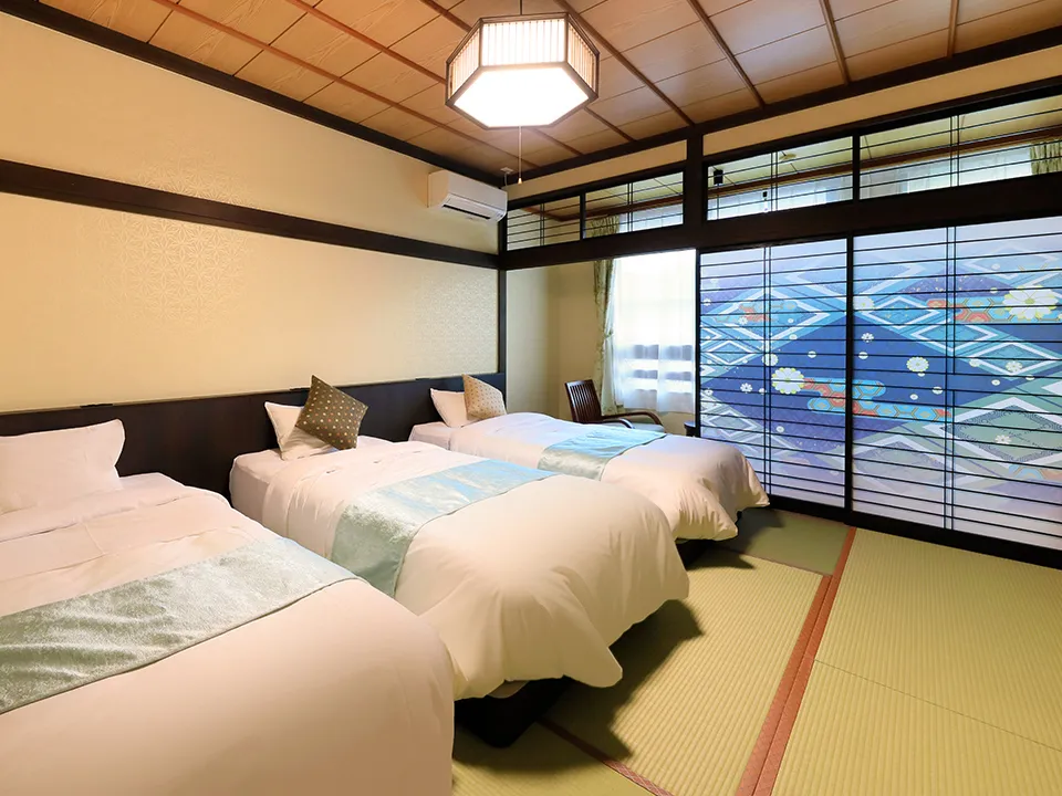 IMAGE:Japanese-Style Room 10 Tatami Mats + Spacious Veranda